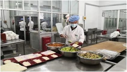 抗疫故事丨竭誠做好餐飲服務保障工作——記學生餐飲管理服務中心飲食一部張村的抗疫故事